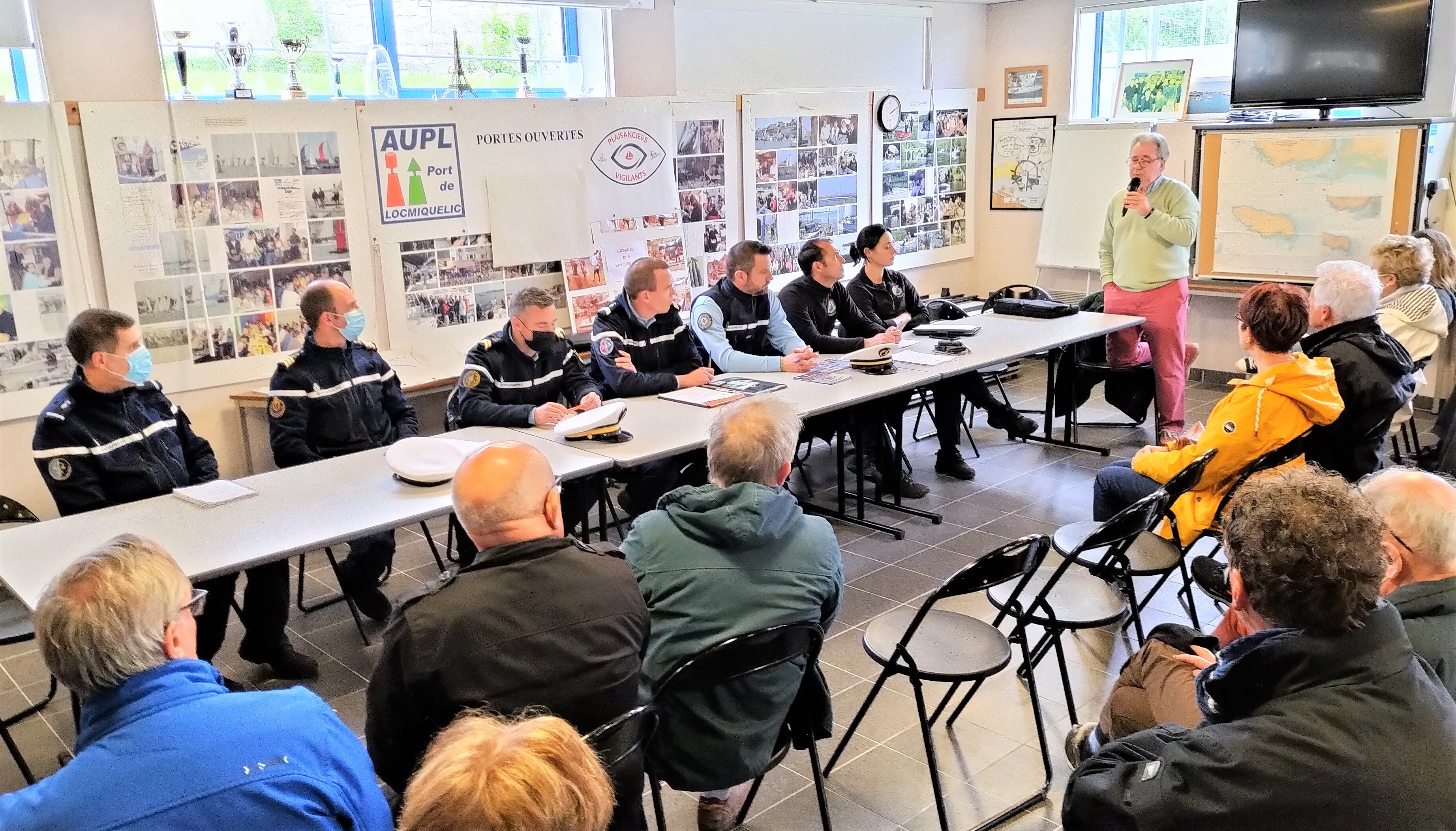 Rencontre avec la gendarmerie