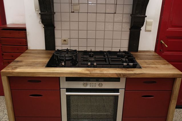 cuisine sur mesure
mdf teinté rouge
écologique
