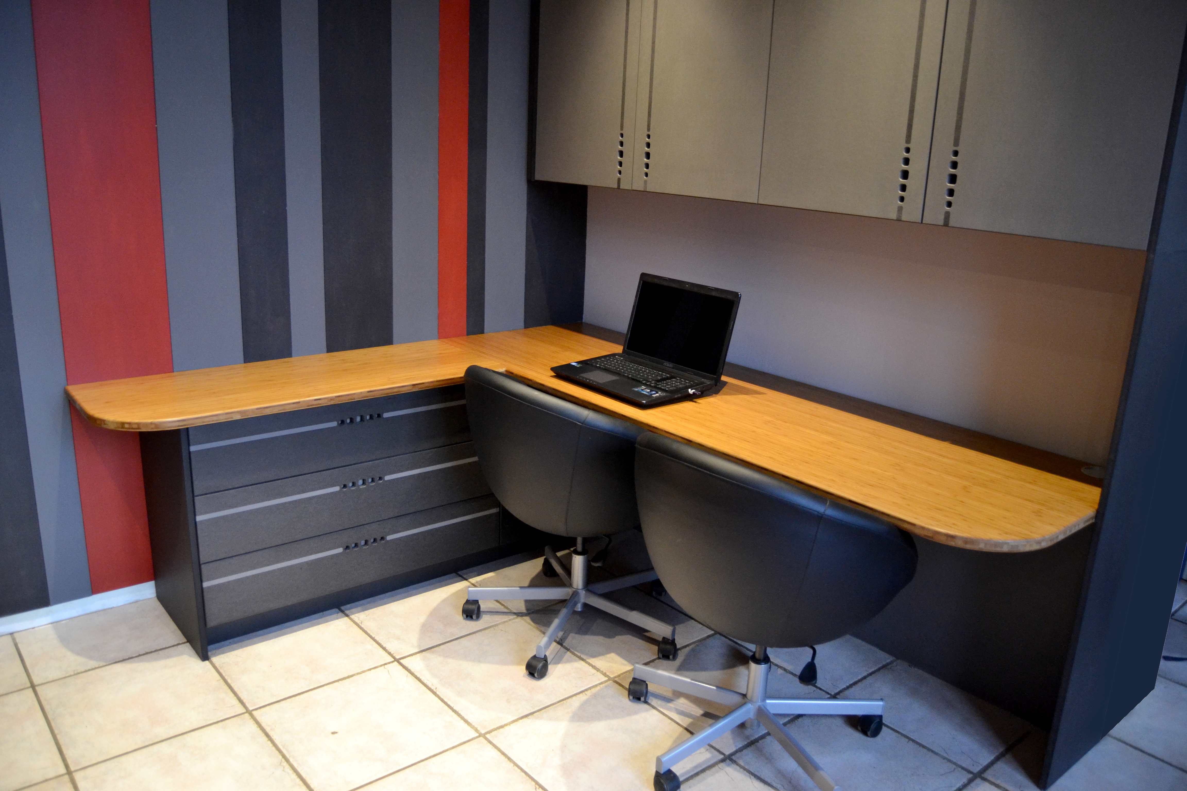 Bureau sur mesure 
mdf teinté
ecologique
sans formaldéhyde
