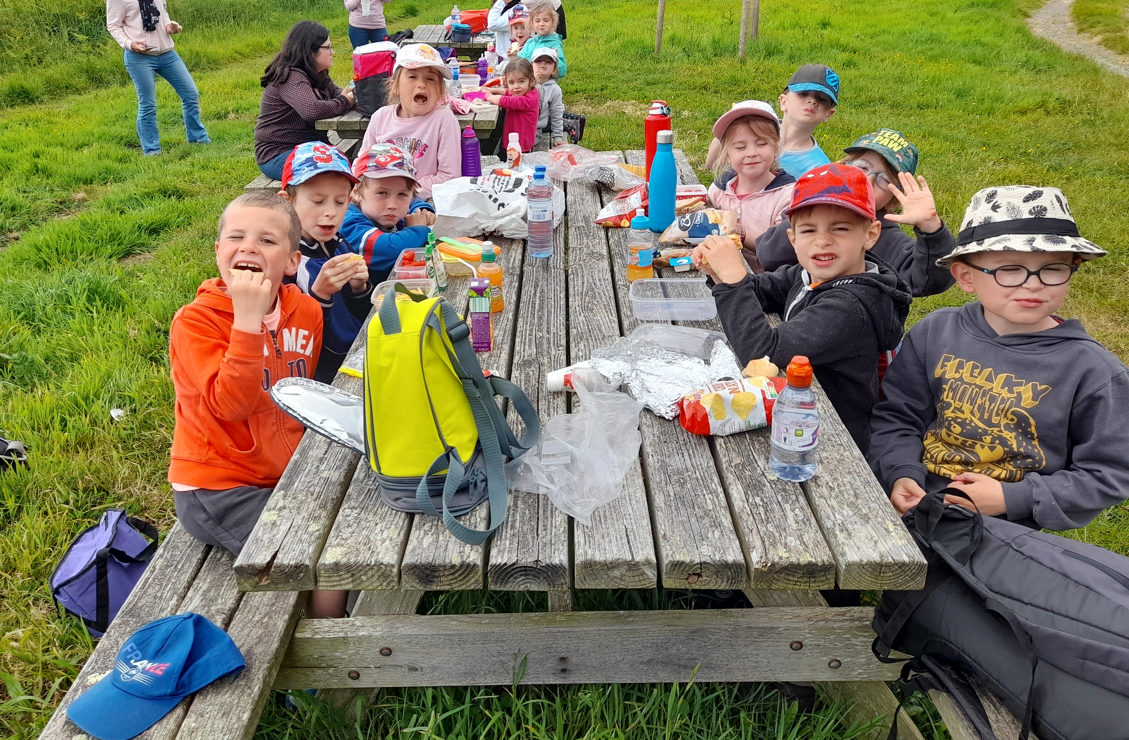 9aphoto maternelle cp pique nique