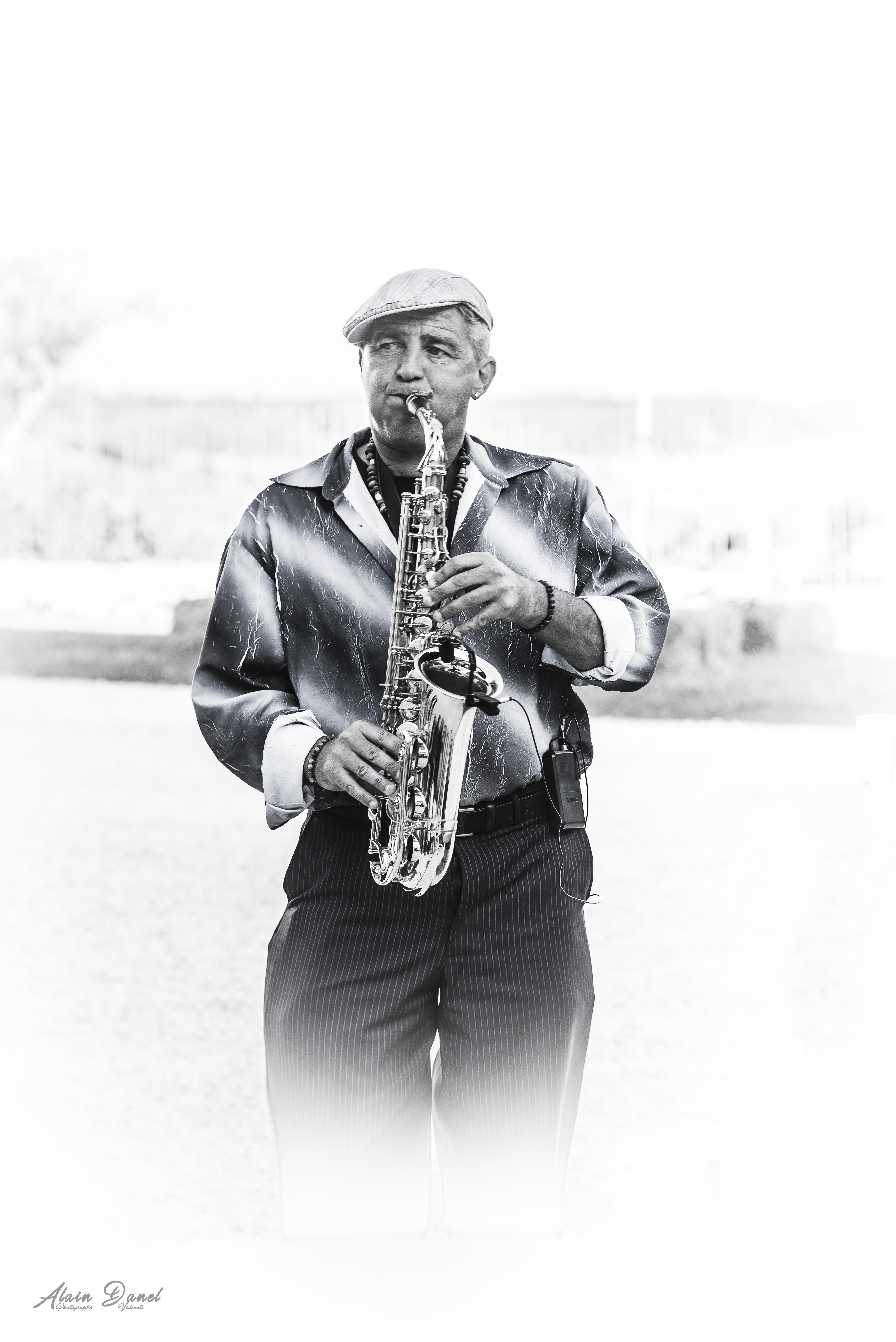 saxophoniste, musicien, live music, live band, Manifestation, 2vénement, Anniversaire, Banquet, Séminaire, Mariage, Soirée Privée, Soirée de gala, Private Party, Birthday Party, Pool Party, Festival, Salon, Corporate, Event