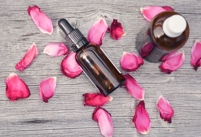 Essential-oils-2535611  480
