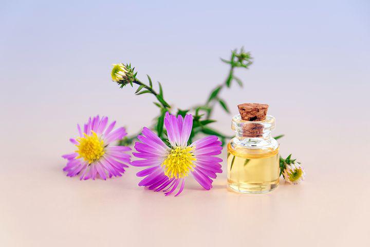 Cosmetic-oil-3197276  480
