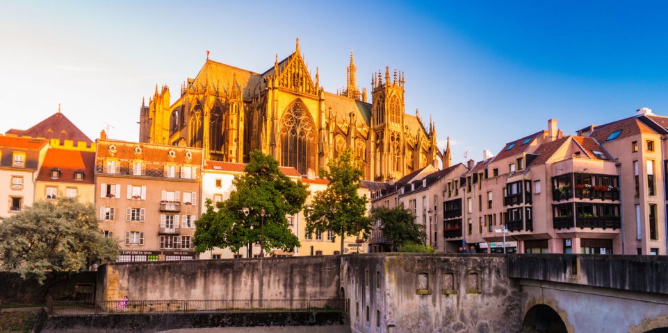 Vue-metz-cathedrale-ete