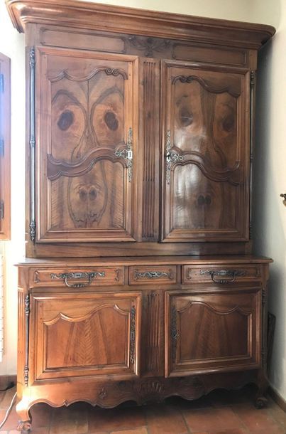 armoire de Sennecey, armoire de mariage, buffet de sennecey,  mobilier bourguignon, mobilier bressan