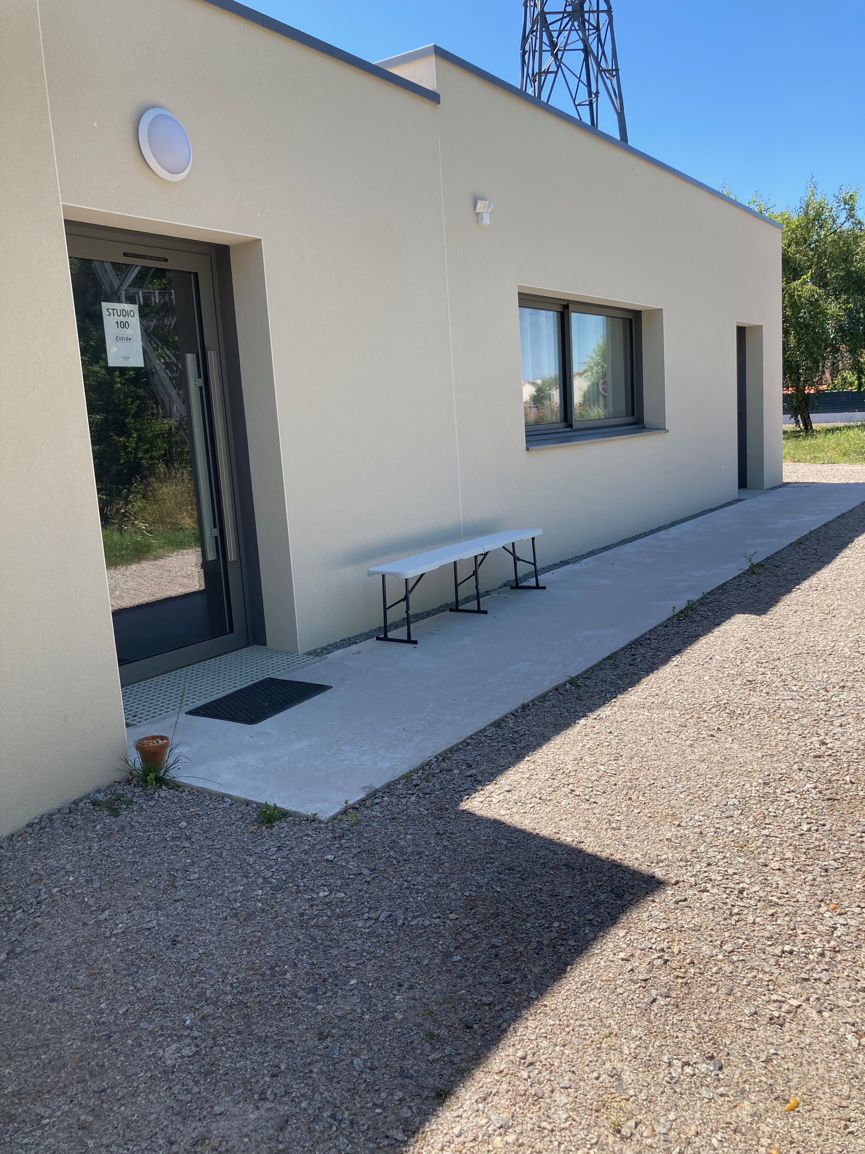 Studio Pylônes 66 rue de la Paix 44340 Bouguenais-Location de 2 studios-danses-musique-bien-être-théâtre