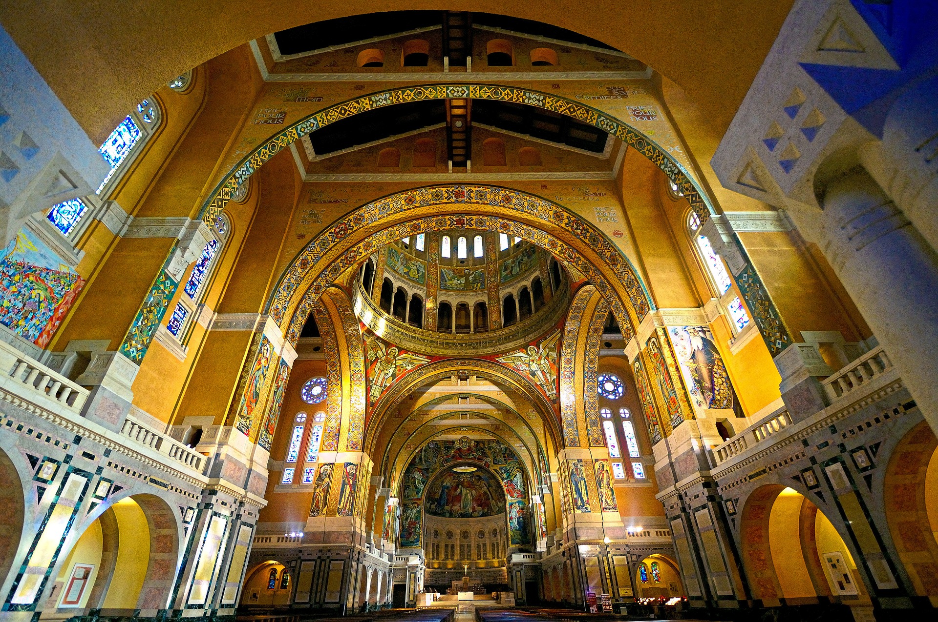 Basilica g85edfcaec 1920