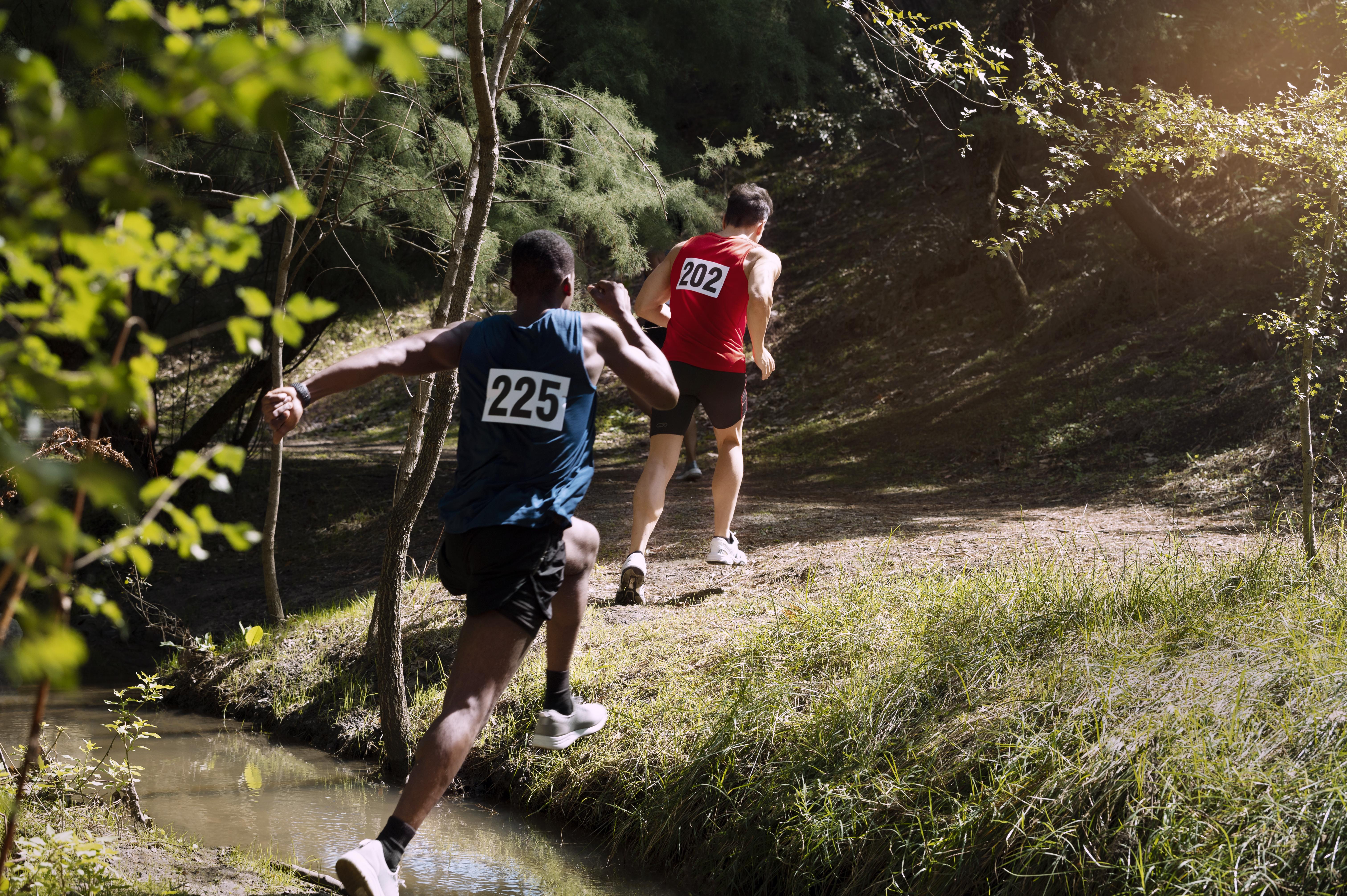 Different-people-participating-in-cross-country