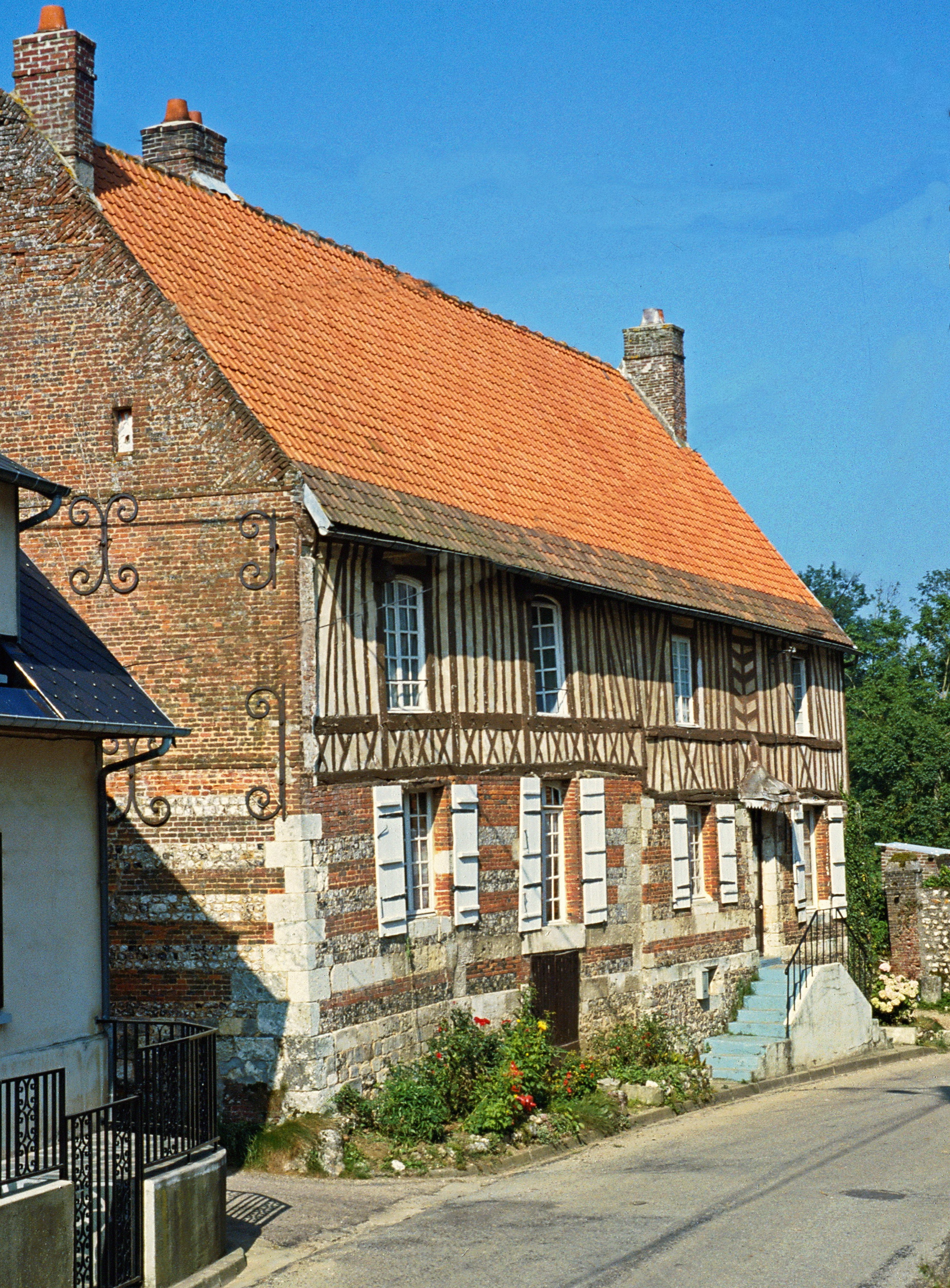 Maison-de-l-Echevin-1-Ekta-Baons-le-Comte-web-01