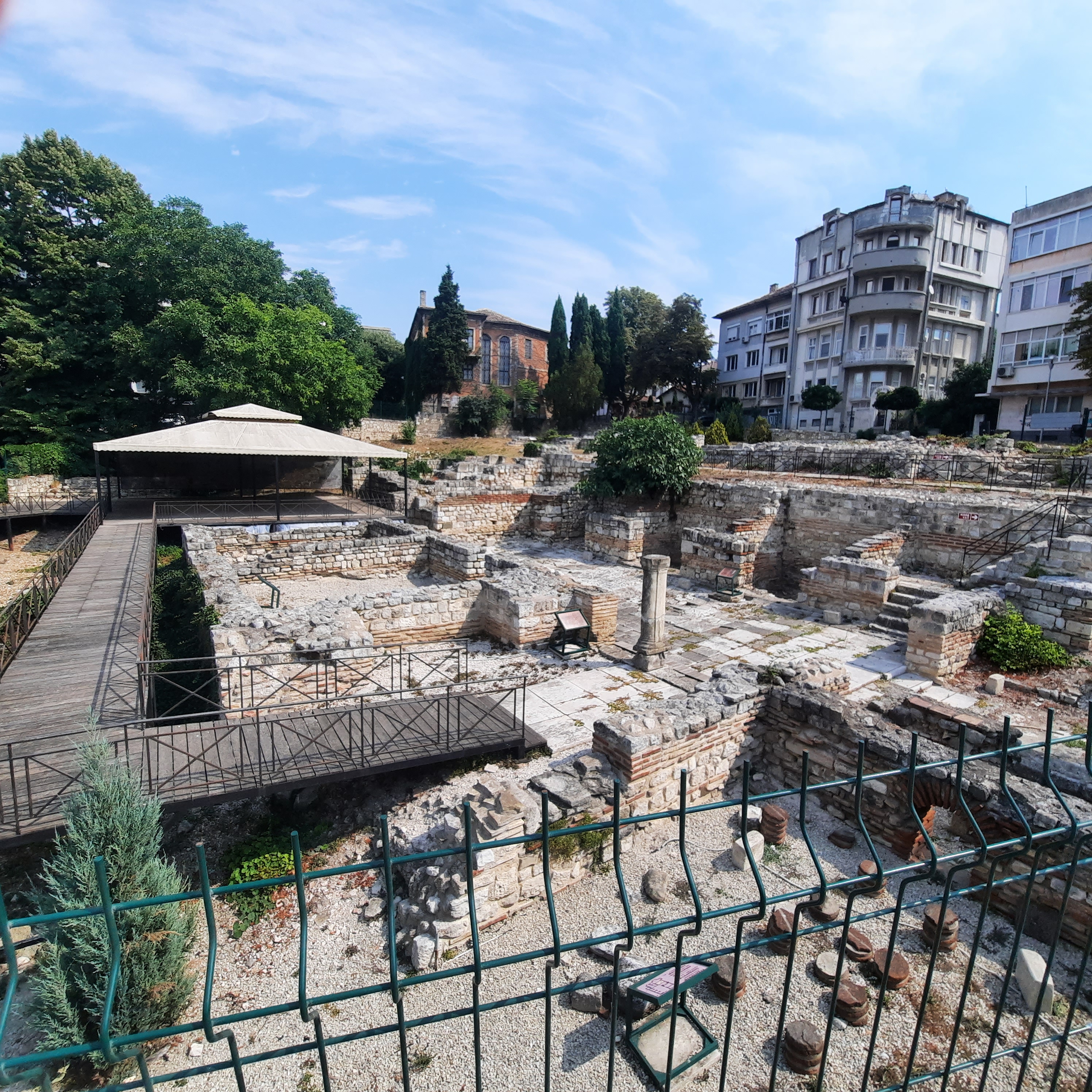 Des thermes plus récents (IVe - Ve siècles), mais qui étaient fermés