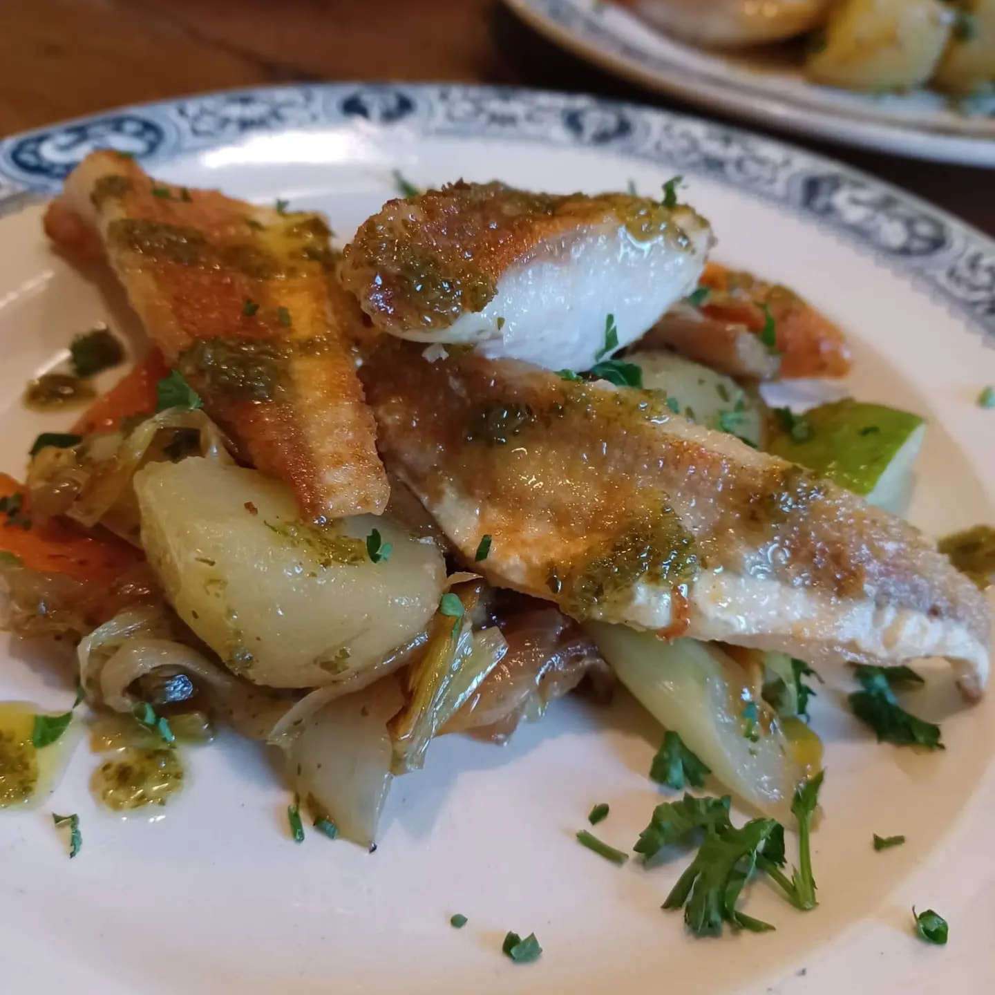 Filets de rougets et ses legumes sautes