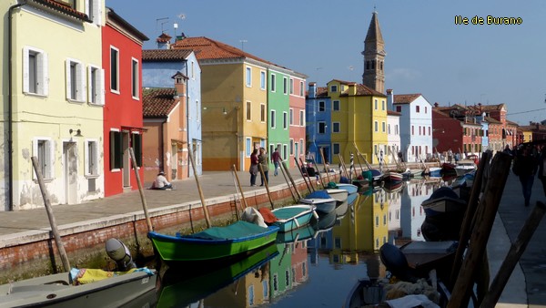 13un canal a burano