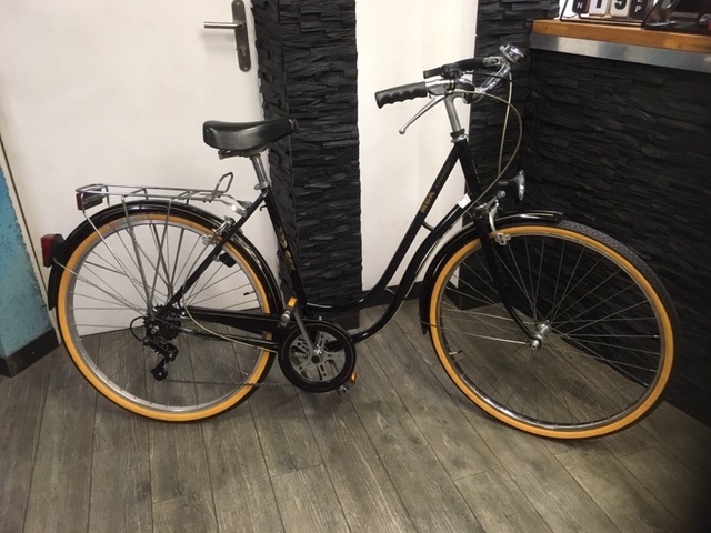 velo ville vintage mbk acier noir ROUE 650 6 vitesses indexees taille 1M60 a 1M75 tres belle restauration prix 270 euro 