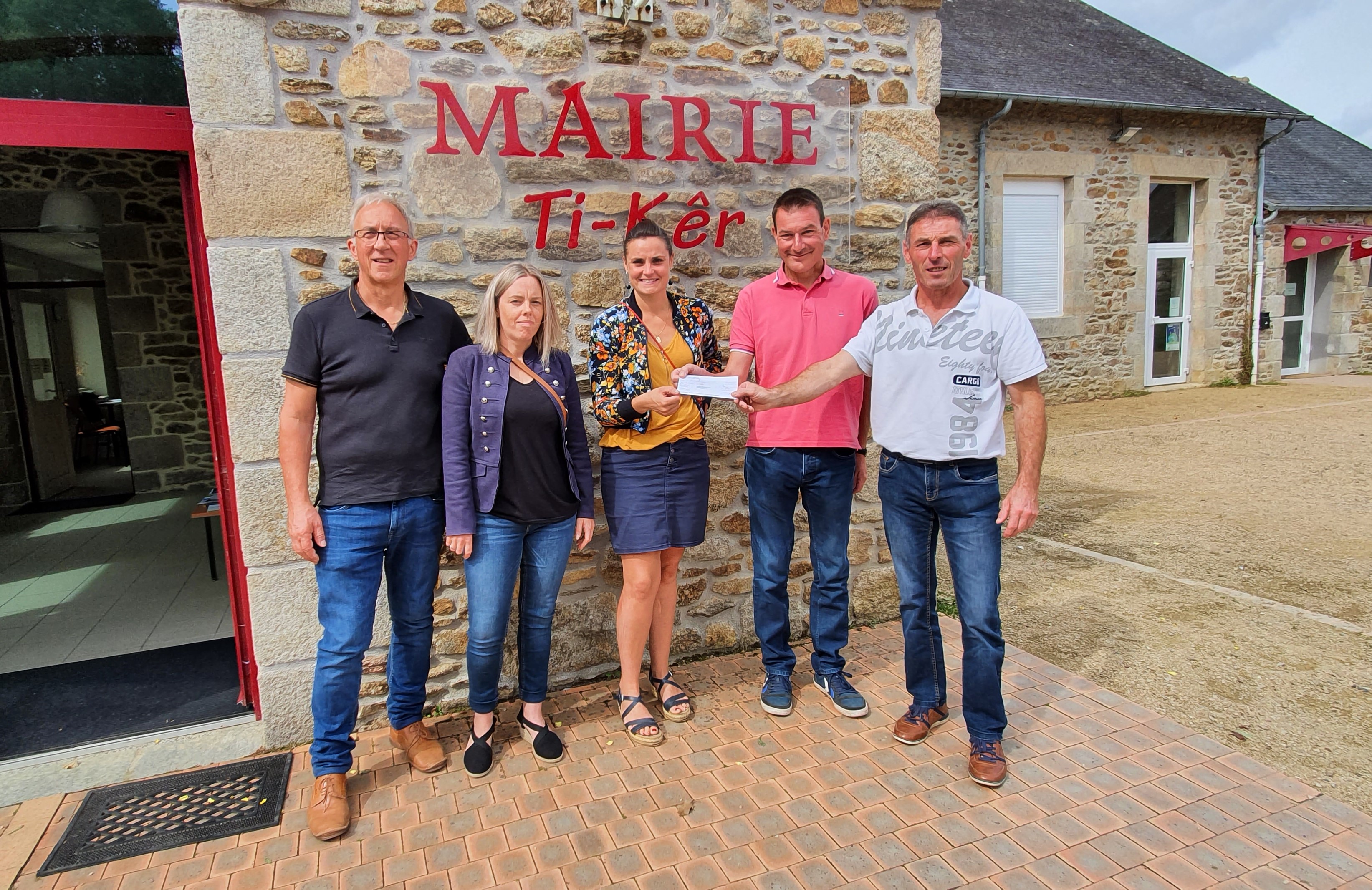 Remise-cheque-Amicale-Laique