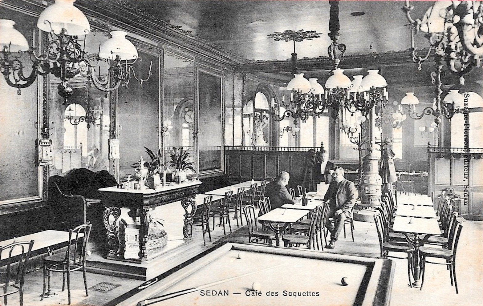 Cafe-des-soquette-vue-inte-rieure
