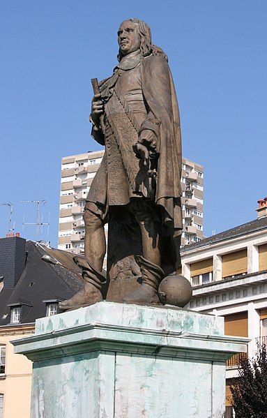 Statue-de-Turenne-a-Sedan