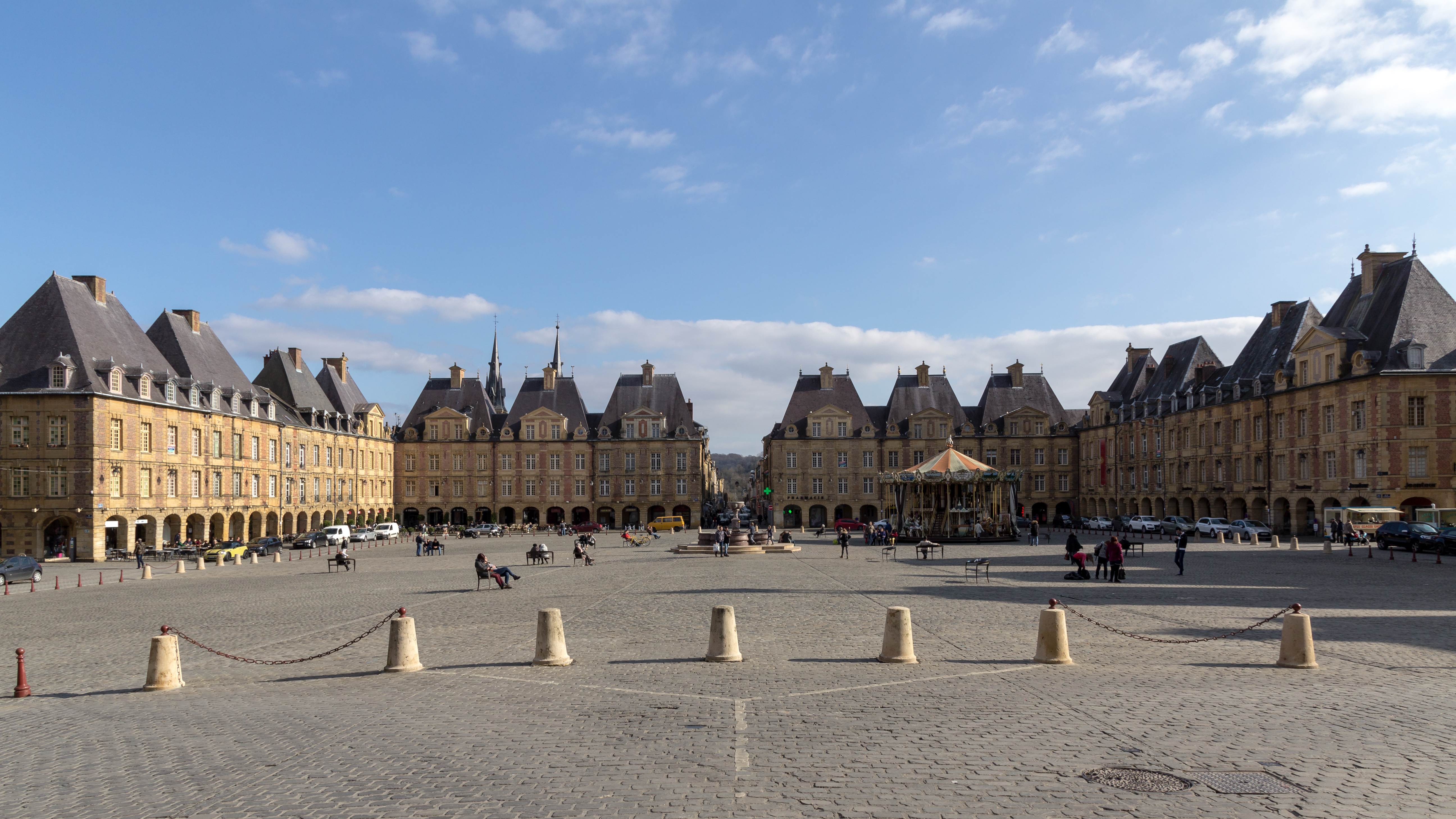 Charleville-Me-zie-res- Place Ducale en 2017 - 4864-copie