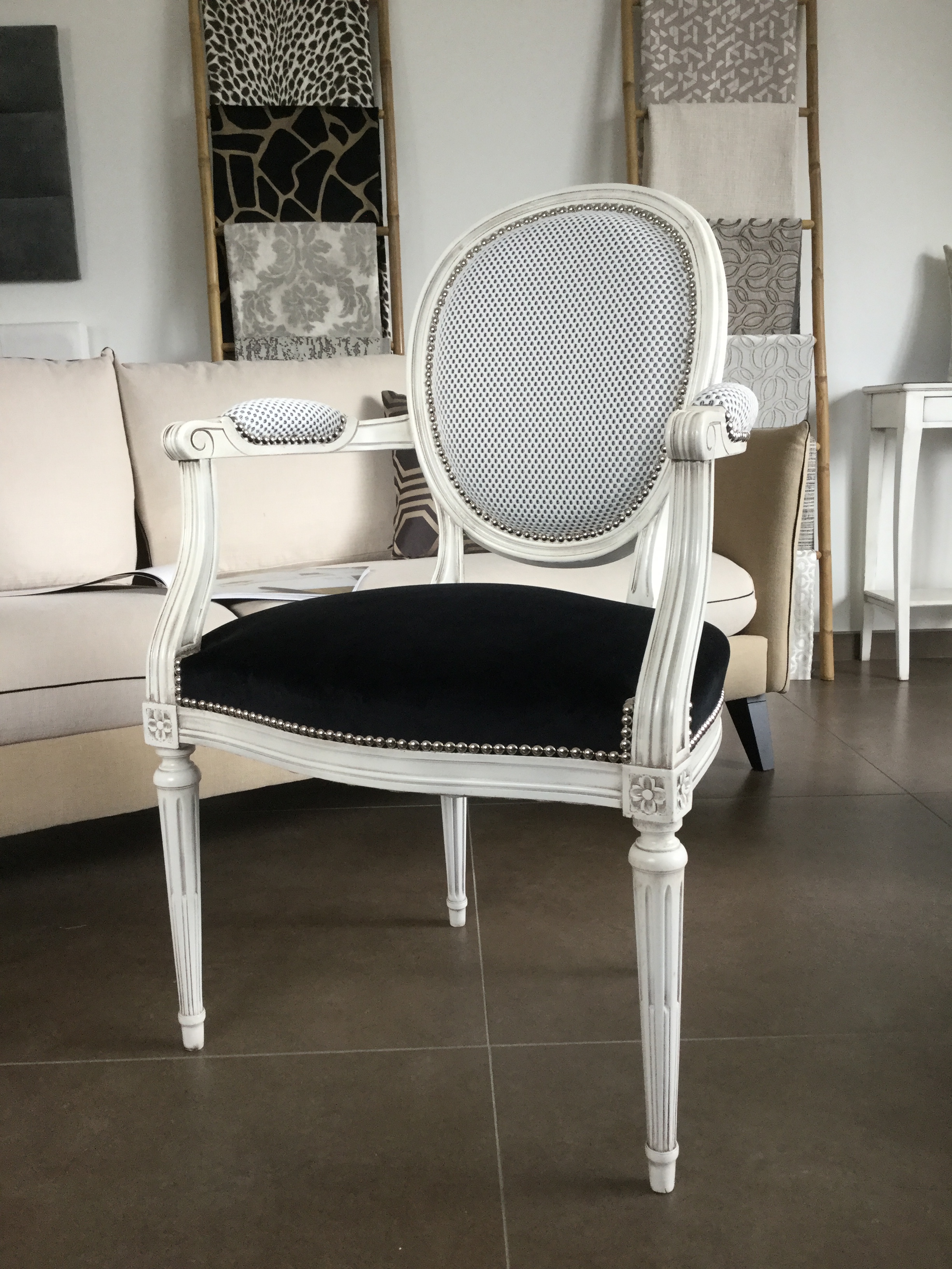 Atelier les renaissances tapissier decorateur refection restauration fauteuil canape chaise relooking meuble saint medard en jalles bordeaux eysines lacanau merignac le haillan