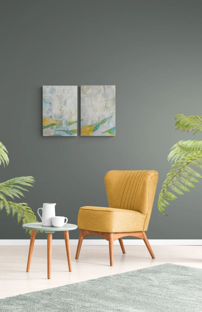 Warm bright sitting room with tropical plants 15