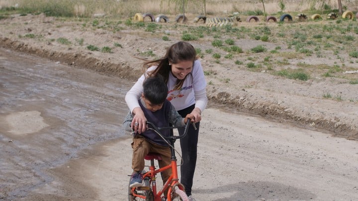 Robando Sonrisas est fière d'annoncer la sortie de son mini-documentaire réalisé par los Abanderados