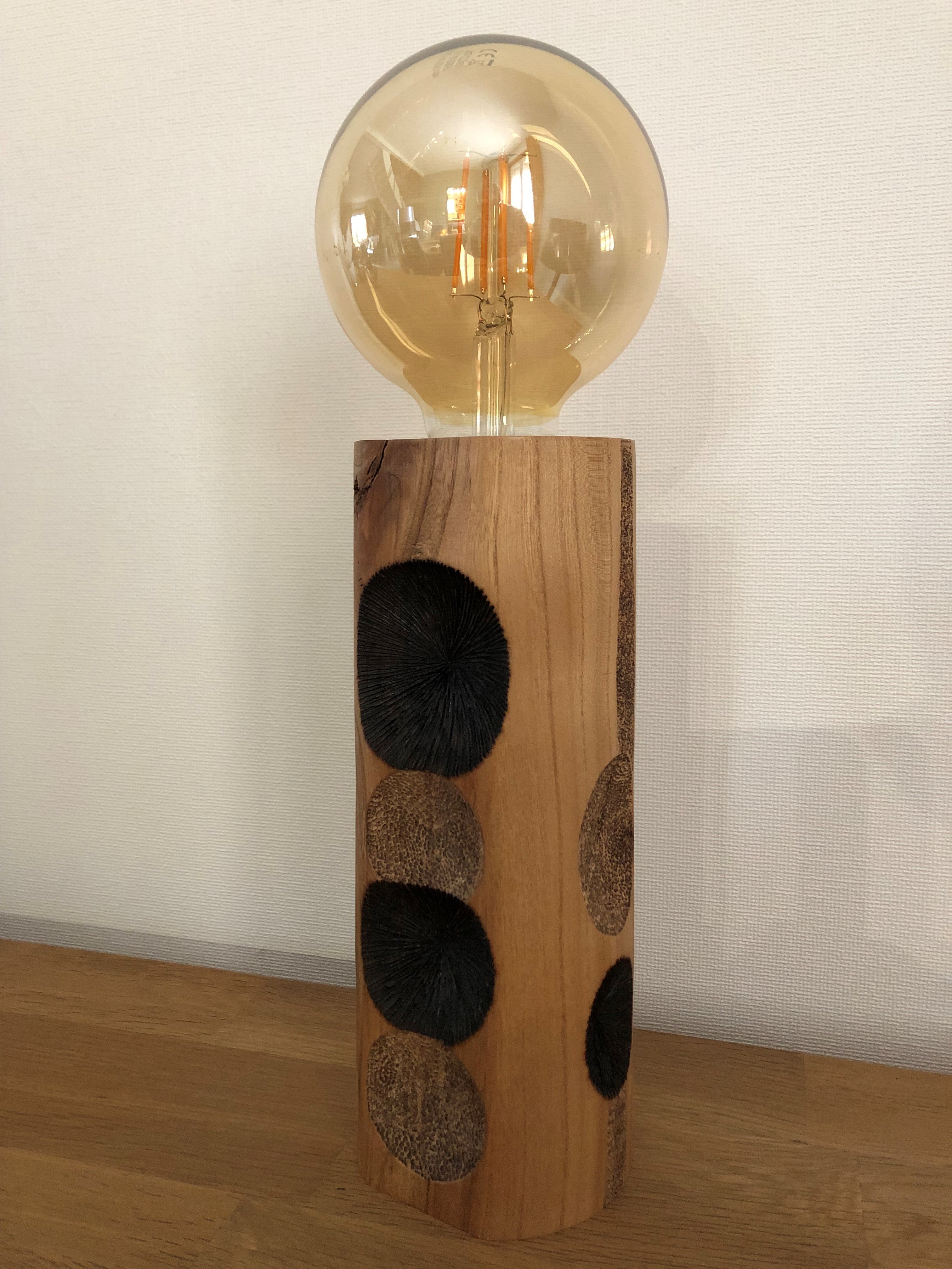 Petite lampe en orme 1