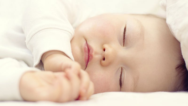 Bebe-calme-et-dort