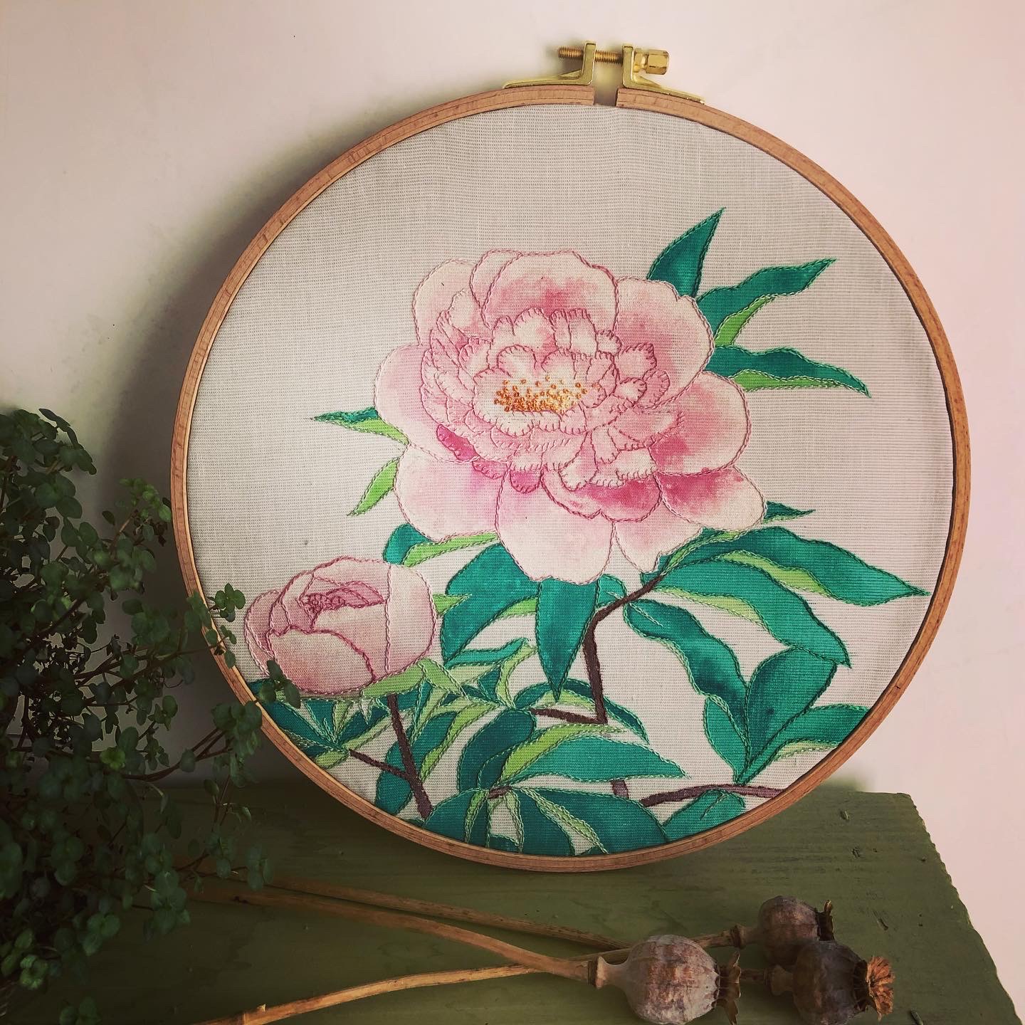 Broderie camelia