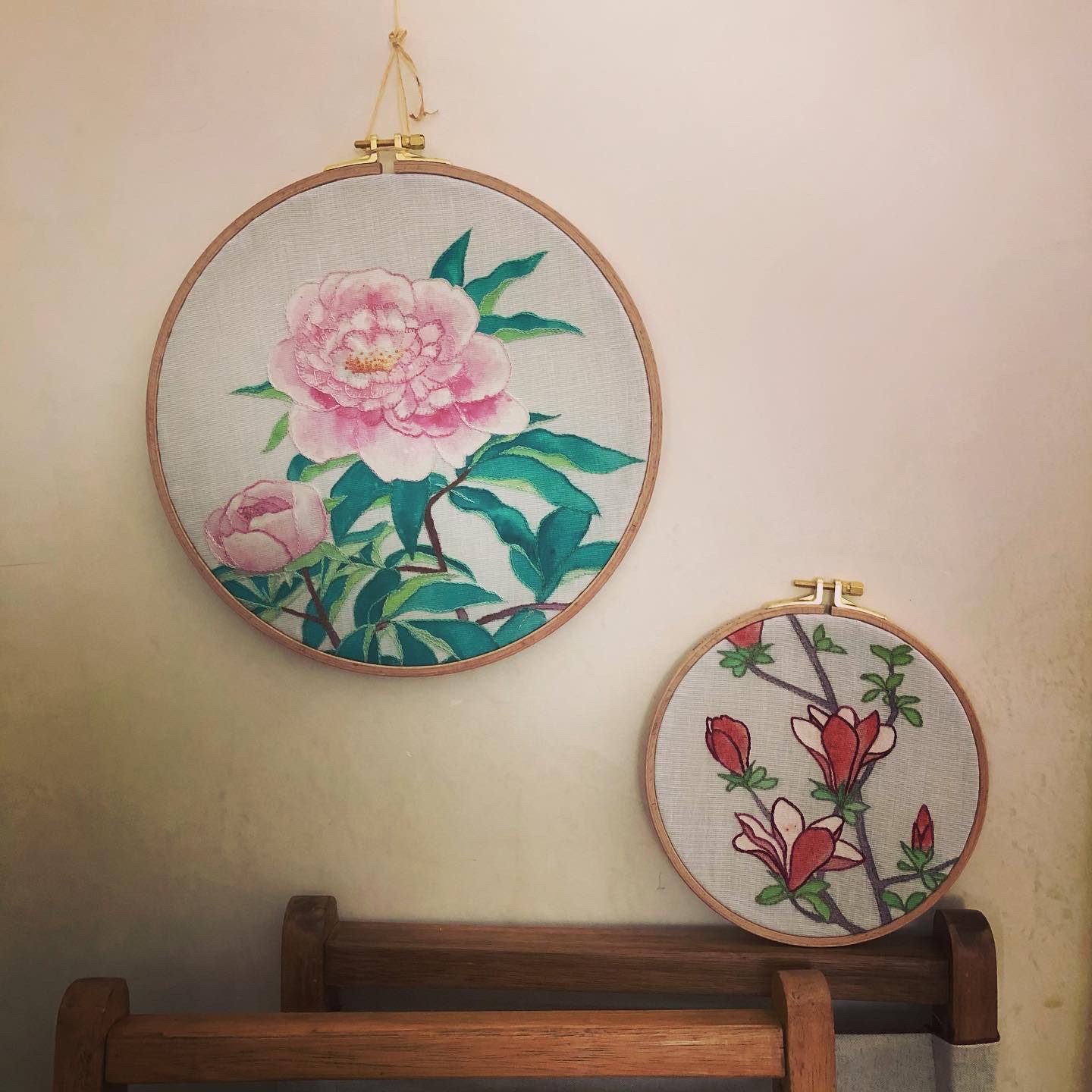 Broderie magnolia et camelia