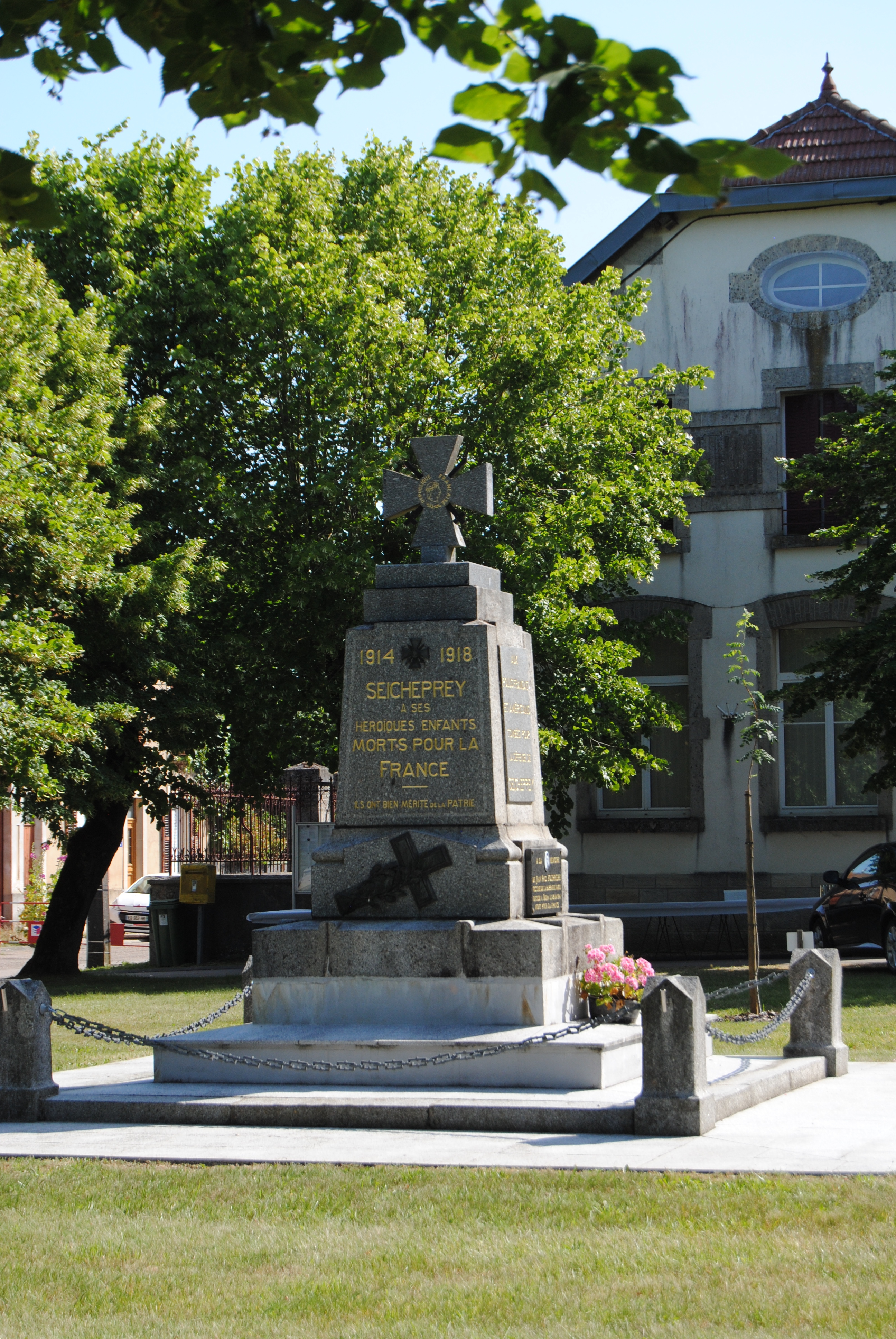 2019 06 30 seicheprey le monument aux morts