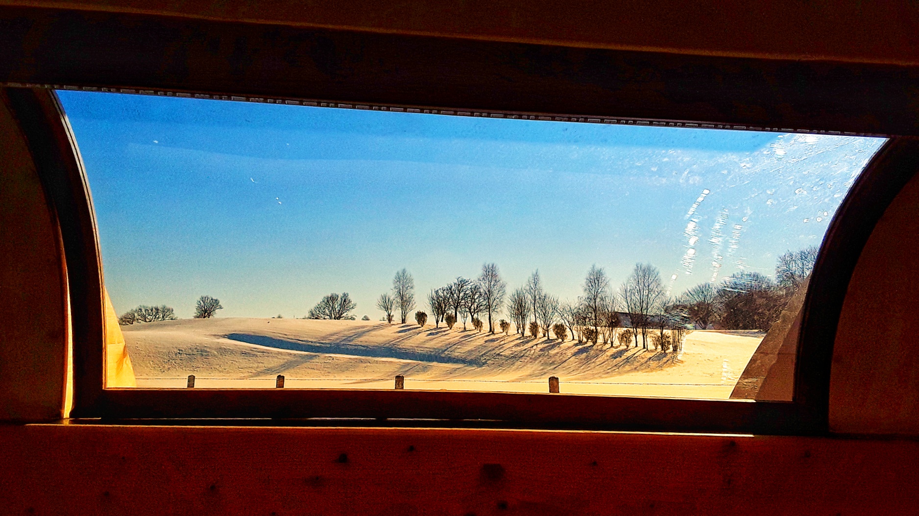 Teardrop
Mini Caravane
Fenetre Neige