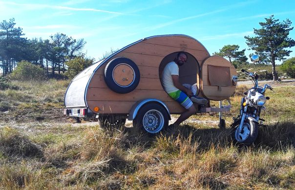 Teardrop
Mini Caravane
Nature
Moto