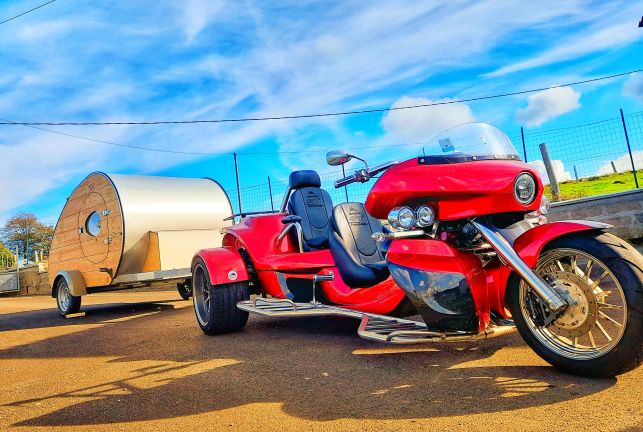 Mini Caravane Bois
Teardrop Trailer
Moto 
Trike
Chooper