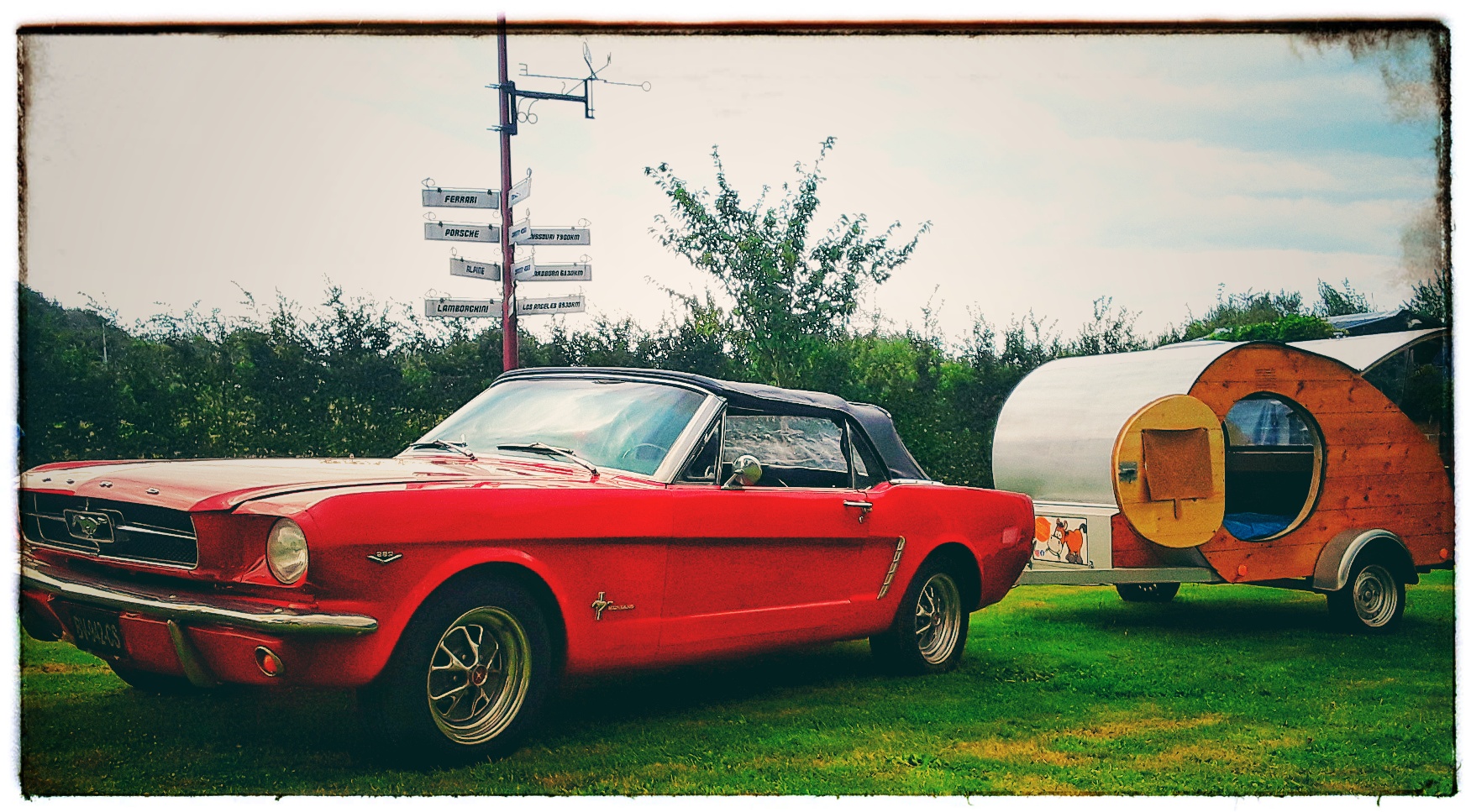 Mini Caravane Bois
Teardrop Trailer
Ford Mustang