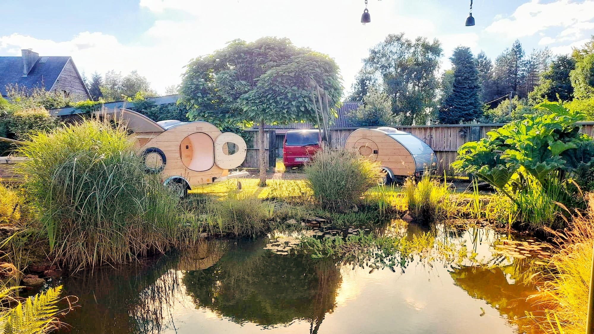 Mini Caravane Bois
Teardrop Trailer
Marre
Fleurs 
Plantes 