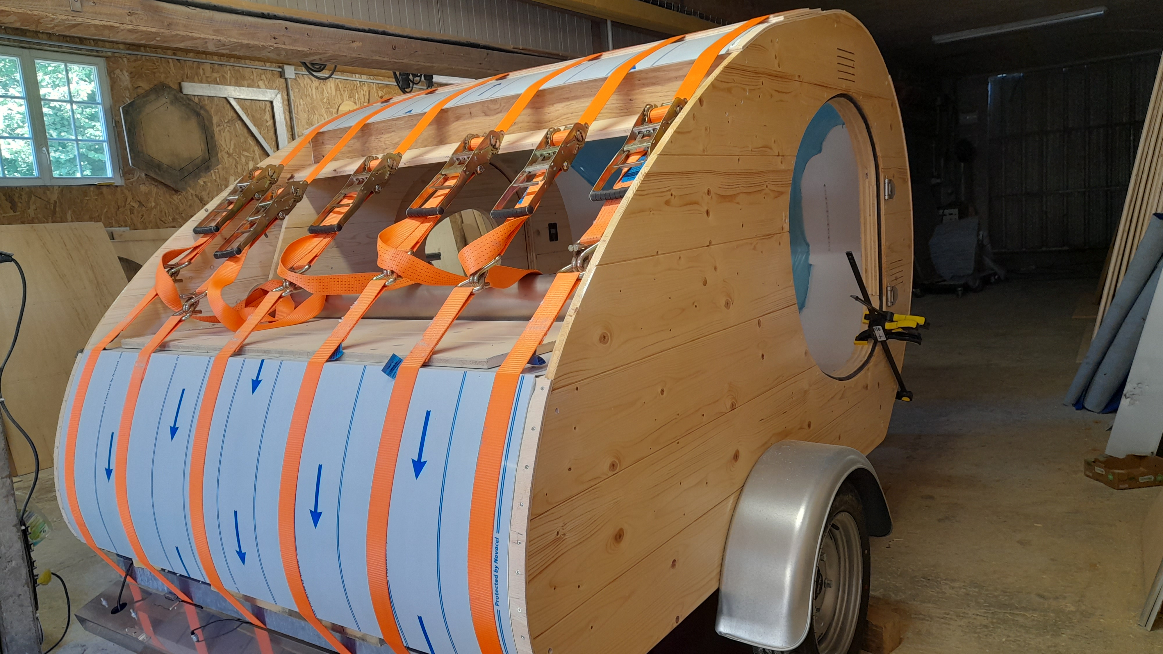 Teardrop
Mini Caravane
Montage
Collage