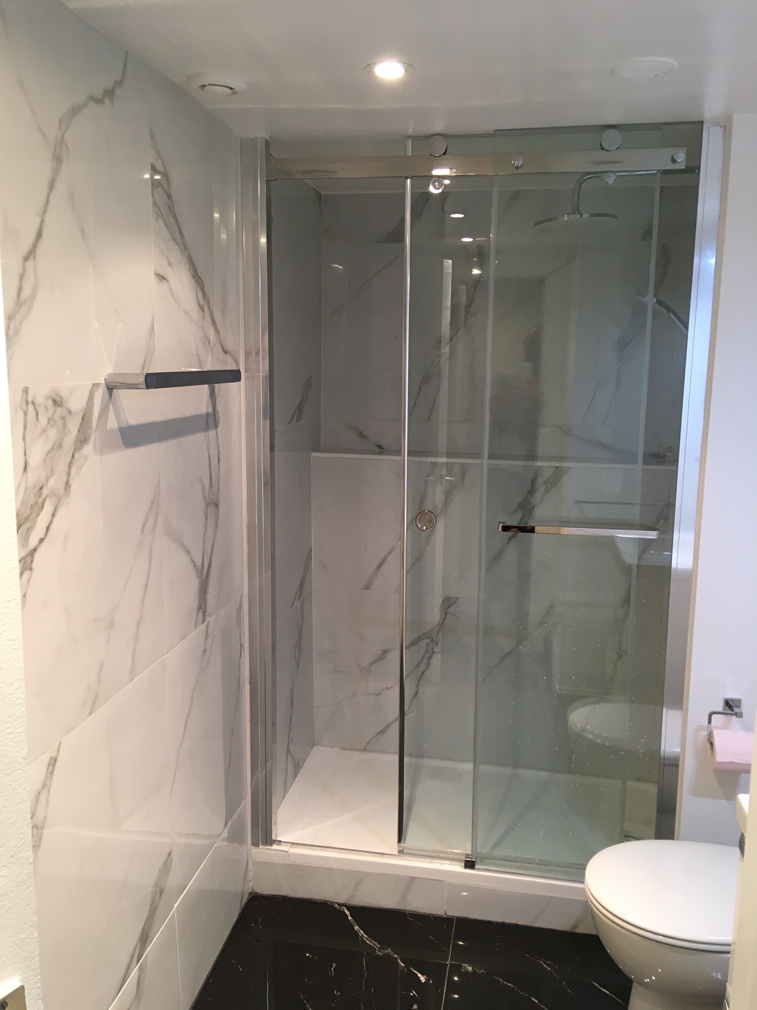 DESIGN & TRAVAUX Cannes, entreprise de Rénovation / salle de bain 