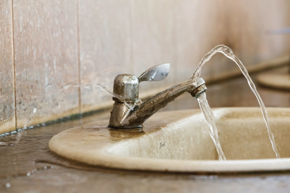 Dépannage fuite d'eau robinet