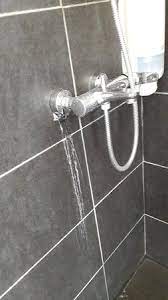 Fuite d'eau douche 