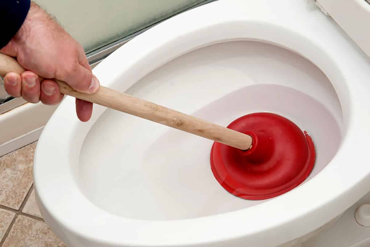 Comment remédier à un WC bouché en hiver ? 