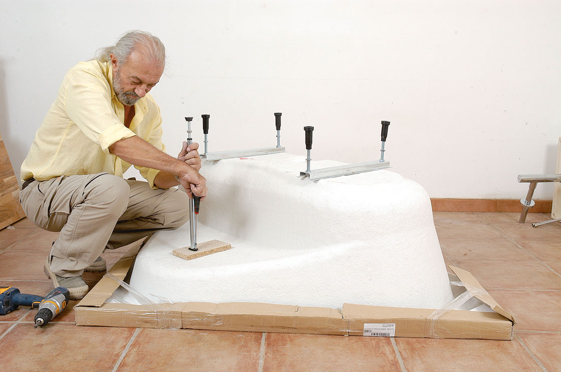 Installation d'une baignoire d'angle sur Issy-es-Moulineaux