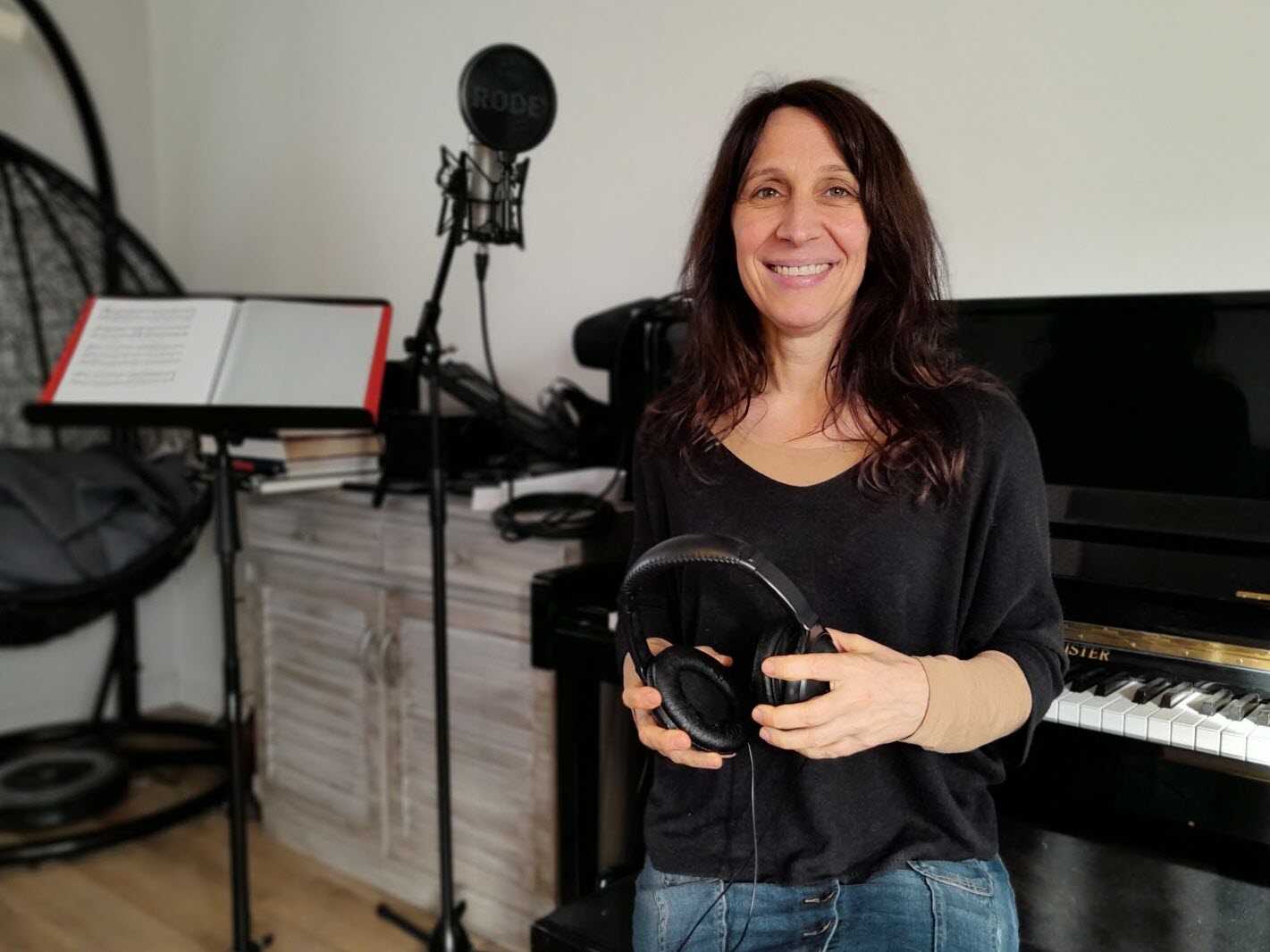 Maureen casque et piano