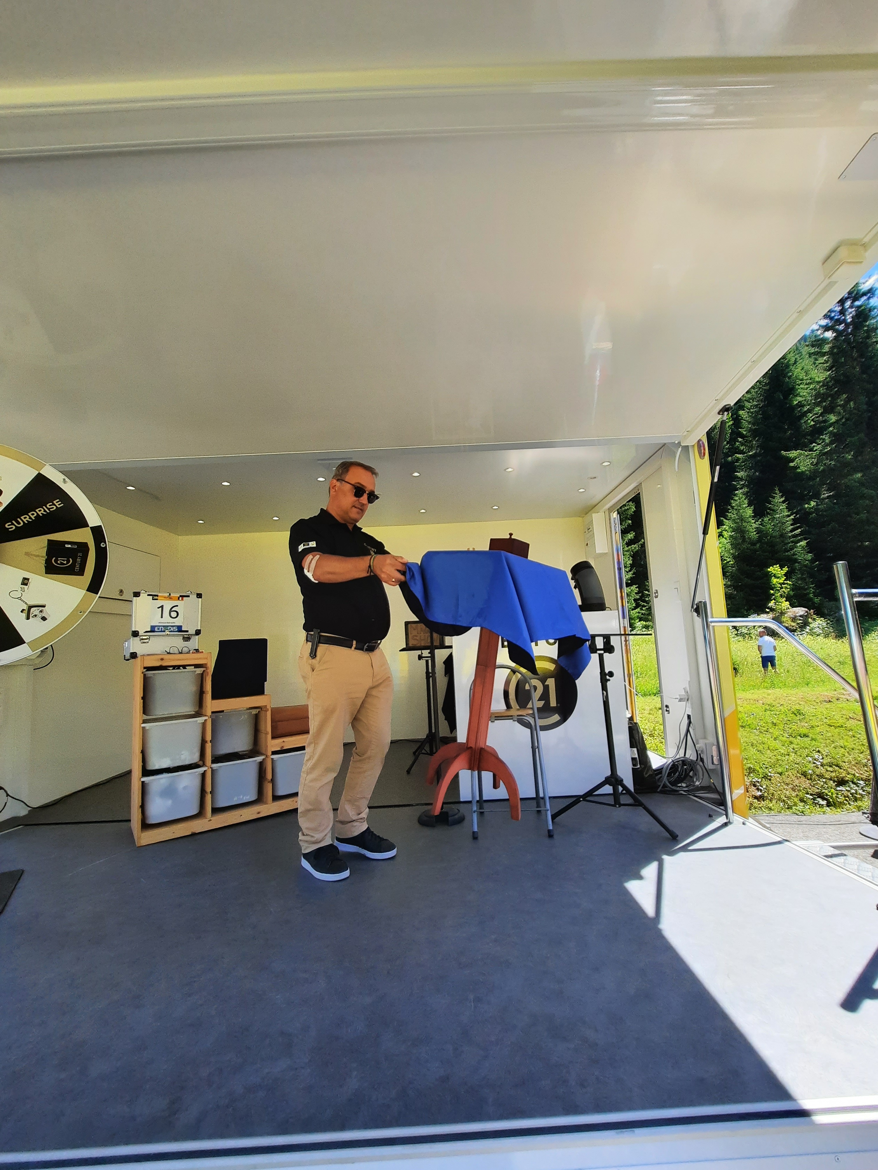 David acedo magicien tour de france magie de scene