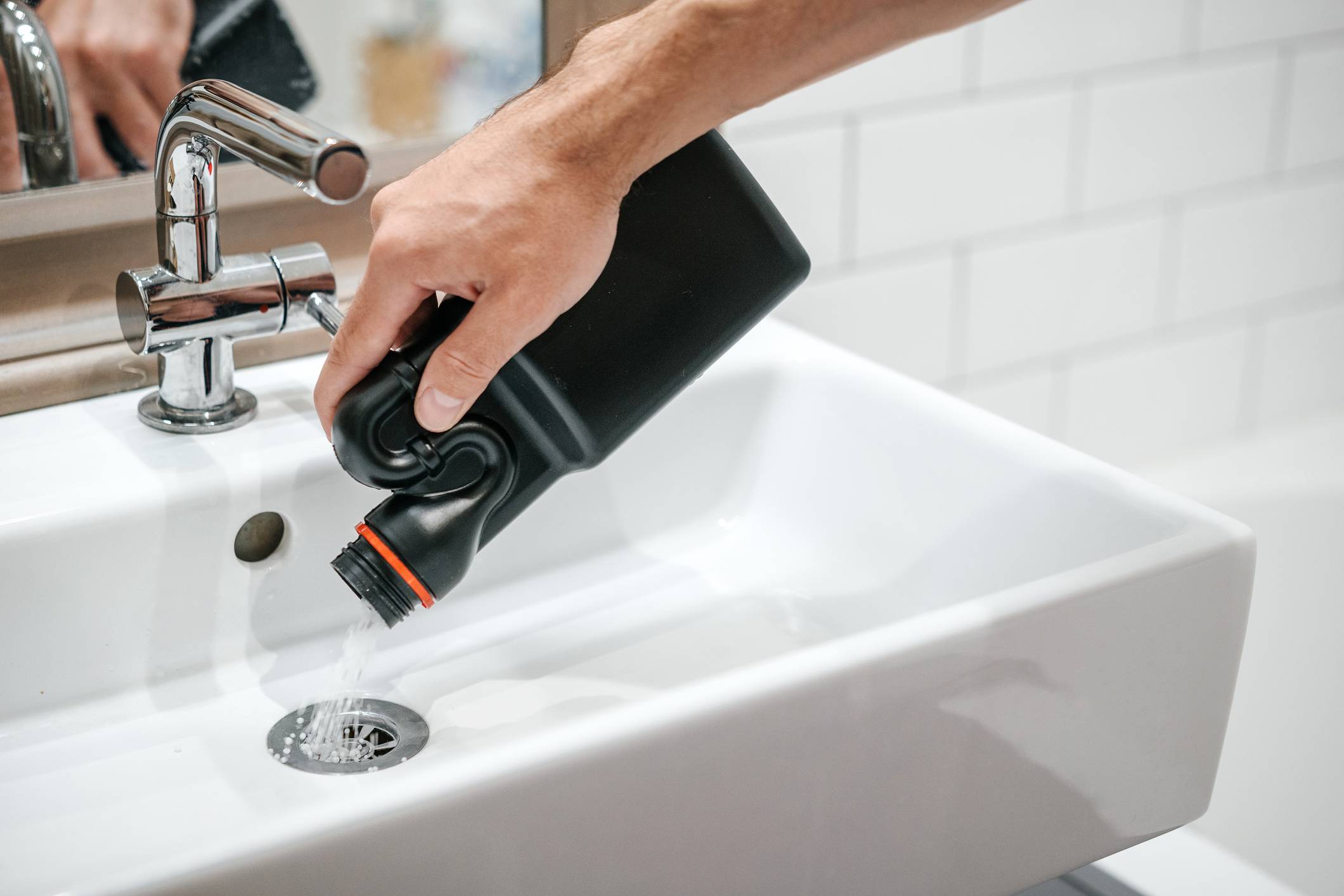 Que faire pour éviter les bouchons dans les canalisations sur Les Lilas