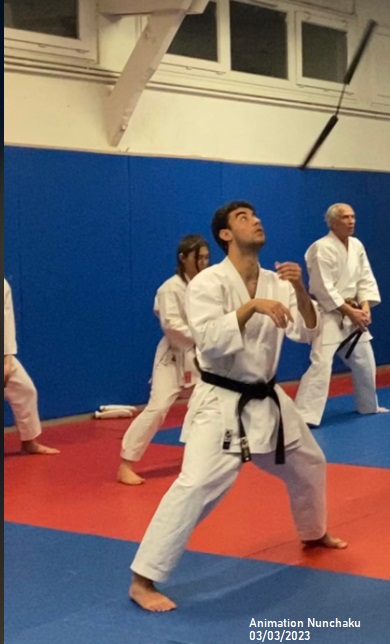 Stage-nunchaku
