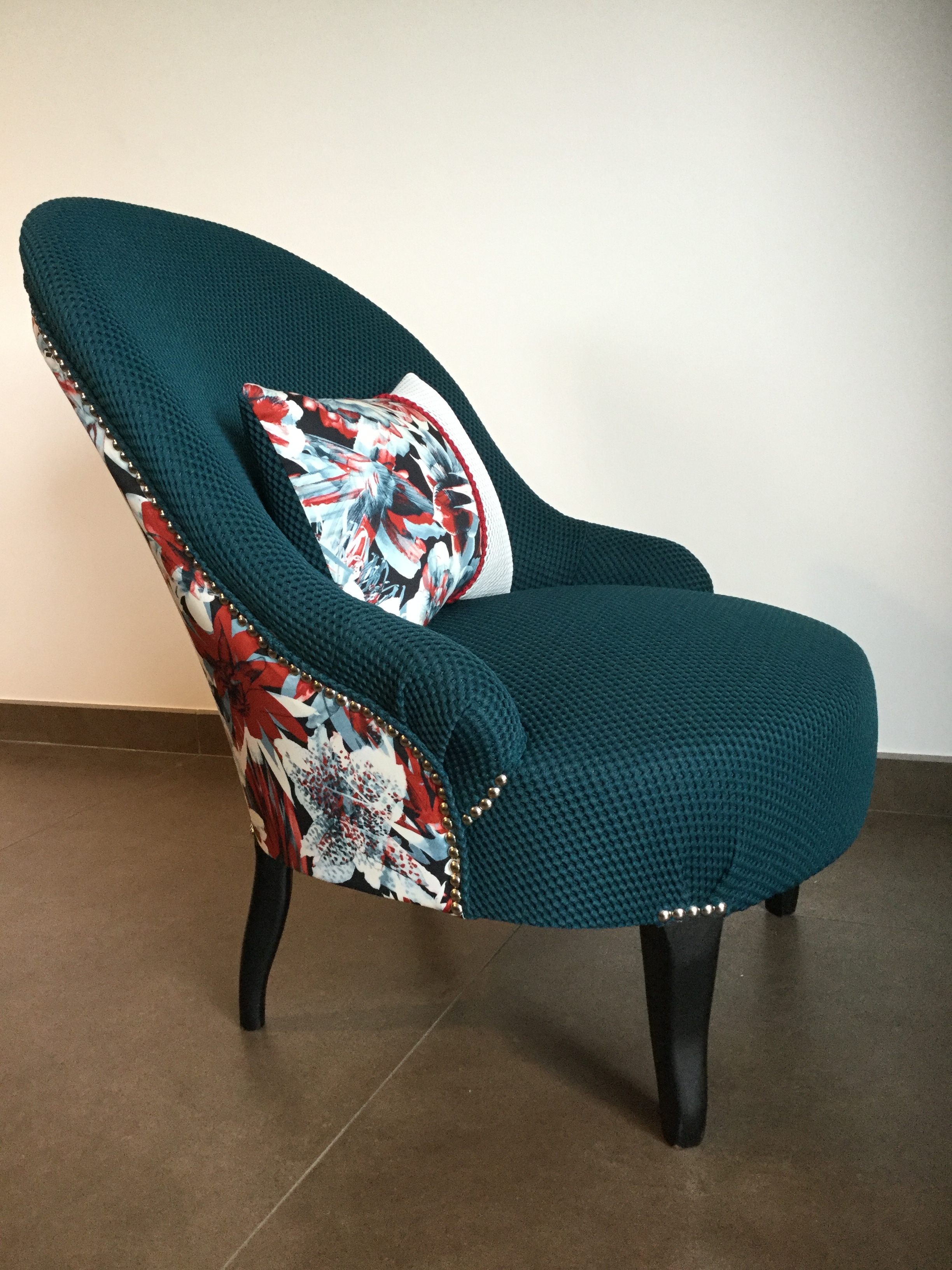 Renaissance tapissier d ameublement tapissier decorateur atelier les renaissances relooking meubles refection fauteuil canape saint medard en jalles bordeaux lacanau gironde cauderan eysines castelnau de medoc