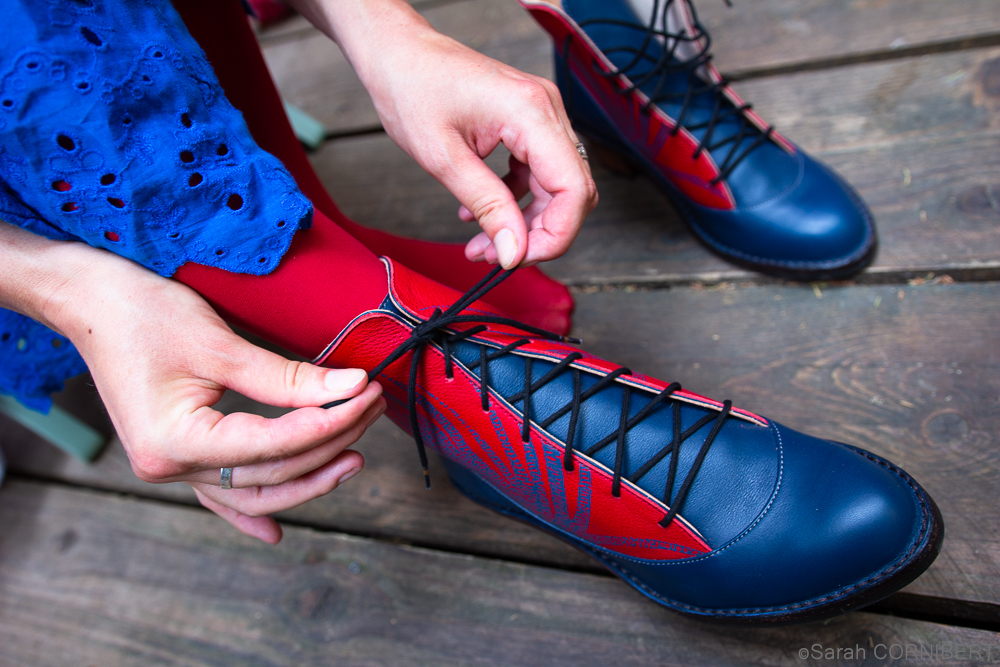 Anna bauer bottines rouge bleu lacets