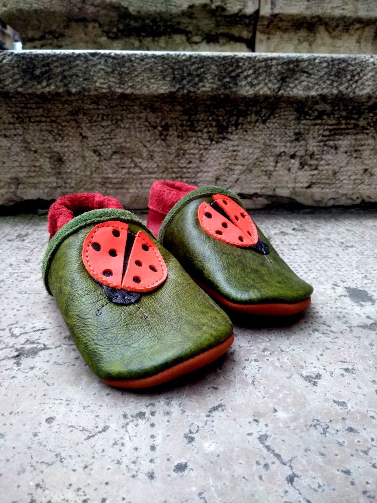 Anna bauer chaussons bebe coccinelle