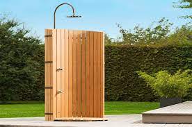 Installation-douche-exterieure-