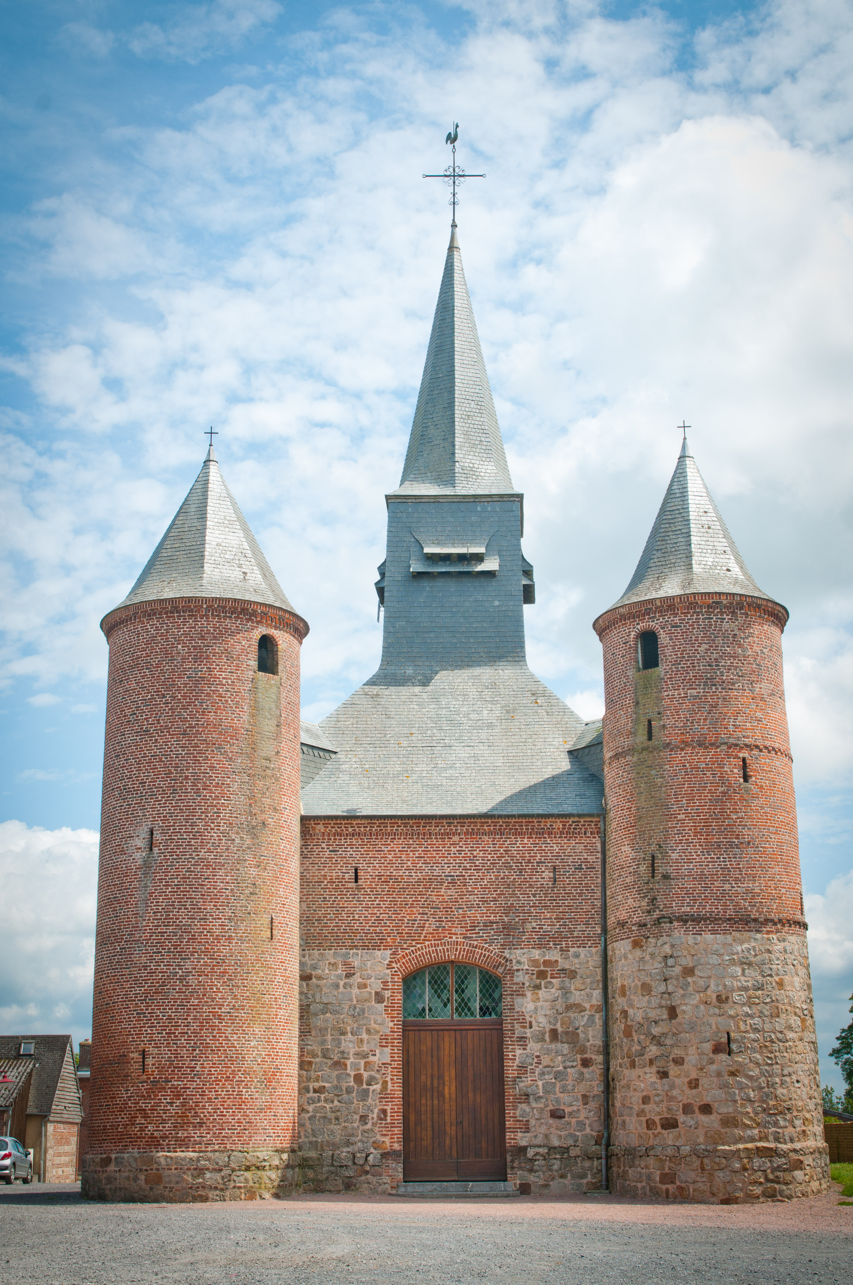 La bouteille l eglise fortifiee