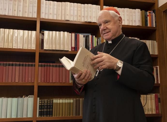 Müller: «Même le pape ne peut pas décider de bénir les couples homosexuels»